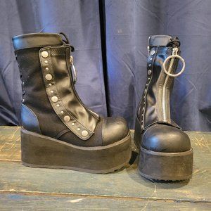 Demonia platform boots